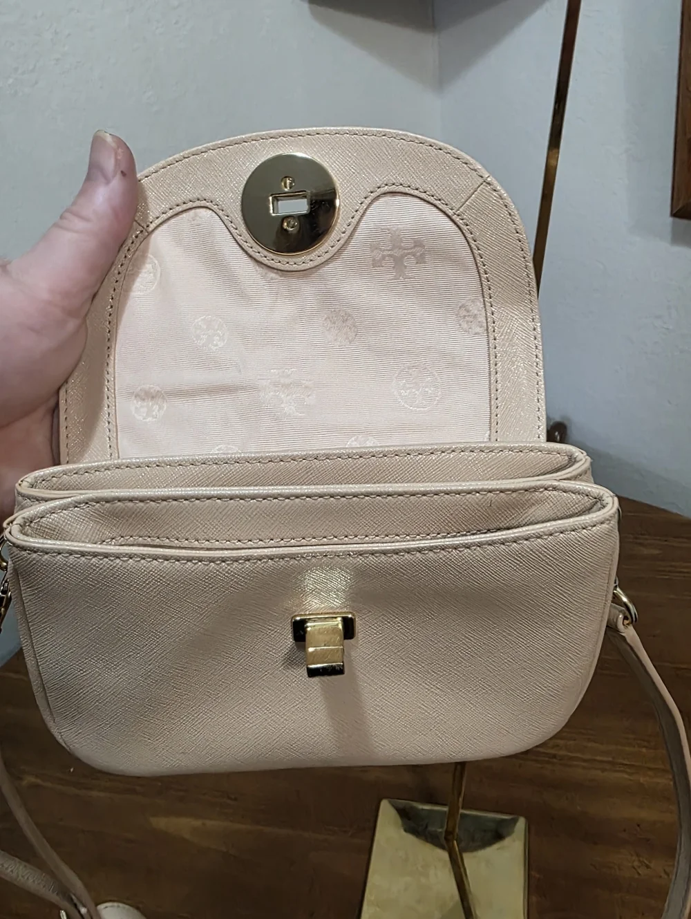 Tory Burch Robinson Mini Shell Pink Leather Crossbody with Gold Logo